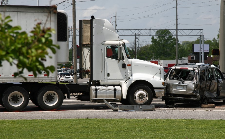 18-Wheeler Accident Lawyer 2